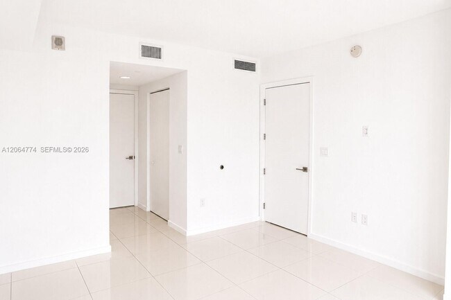 Foto del edificio - 5300 Paseo Blvd