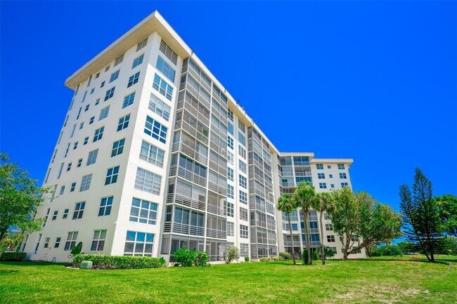 Foto del edificio - 2681 S Course Dr