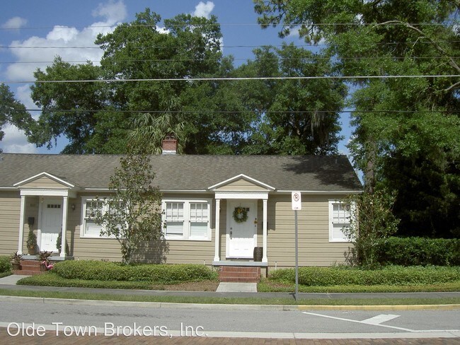 Building Photo - 2 br, 1 bath House - 803 N.Thornton Ave