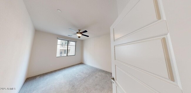 Foto del edificio - 15501 N Dial Blvd