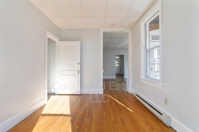 Building Photo - 113 S Mulberry St