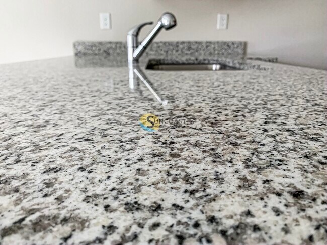 Foto del edificio - 7620 Rain Forest Dr N