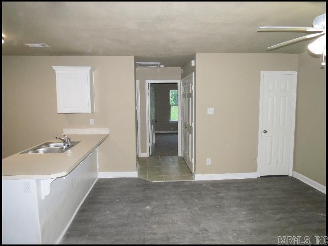 Building Photo - 185 Charles Dr