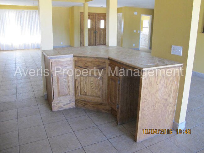 Building Photo - 34830 Calle Arnaz