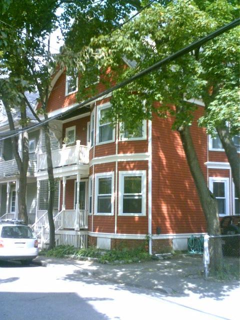 Building Photo - 10 Traymore St