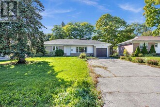 Building Photo - 18 Windridge Dr