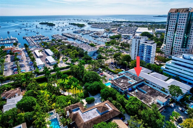 Building Photo - 2539 S Bayshore Dr