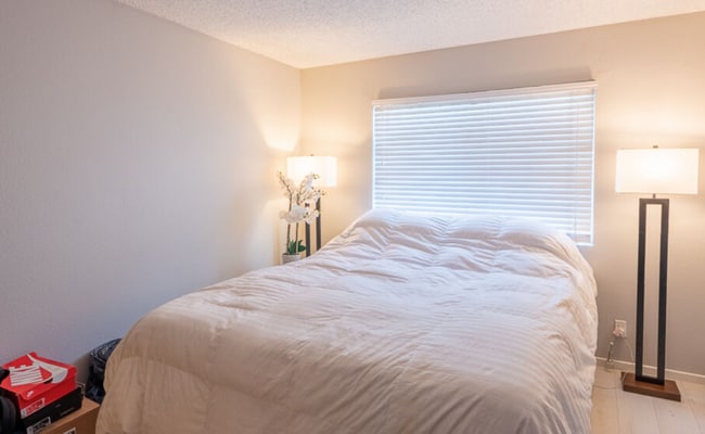 Building Photo - 6545 Reseda Blvd