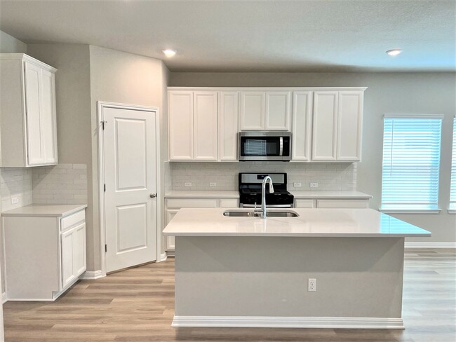 Foto del edificio - 3/2.5  Home + Office near downtown Hutto