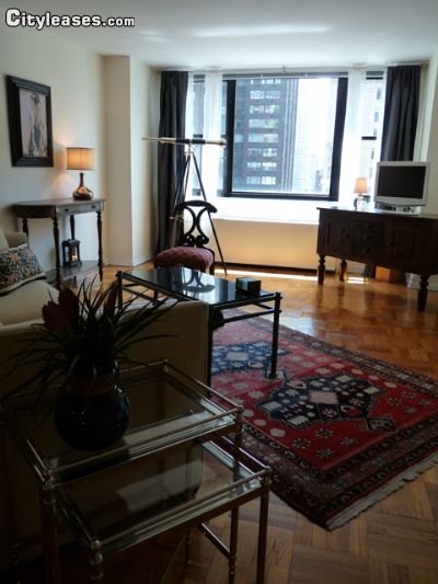 Building Photo - 12 W 58th St