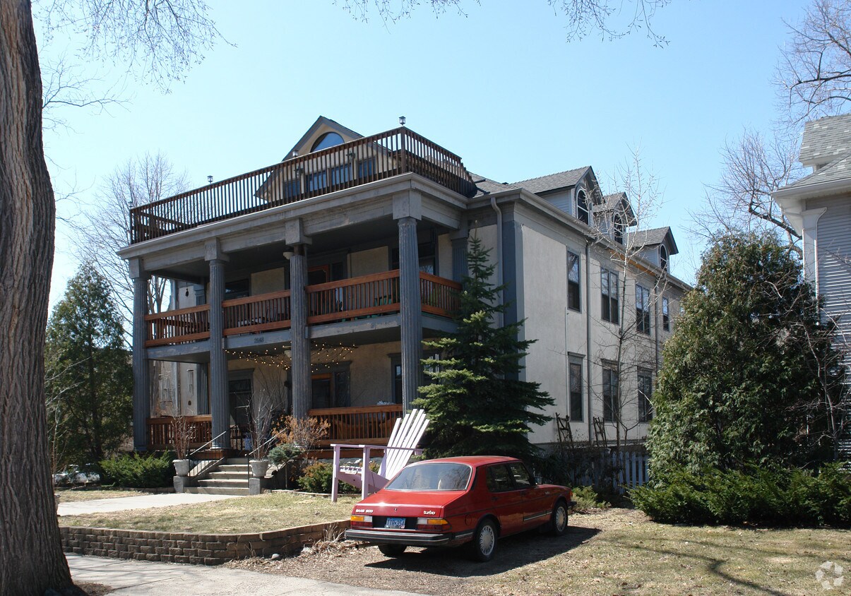 Foto del edificio - 2648 Humboldt Ave S