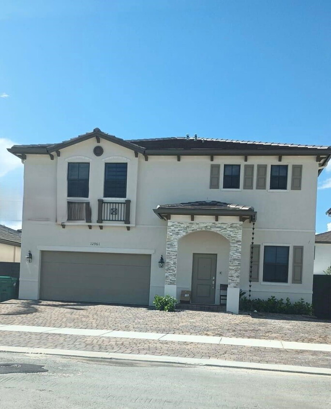 Foto principal - 12961 SW 230th St