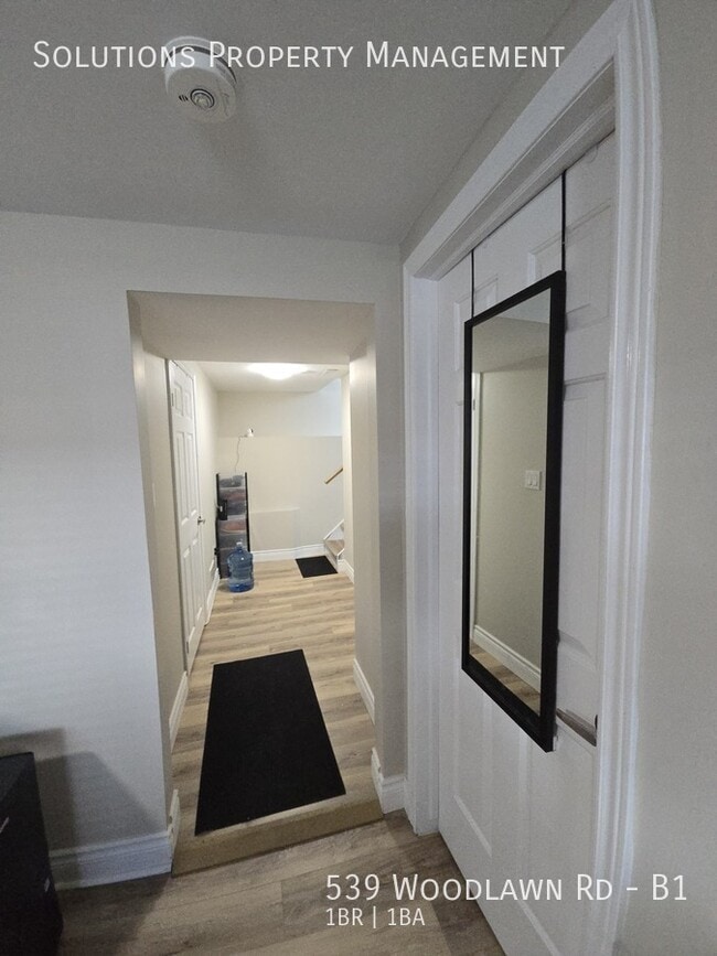 Building Photo - **Bright 1 Bedroom Basement Unit**