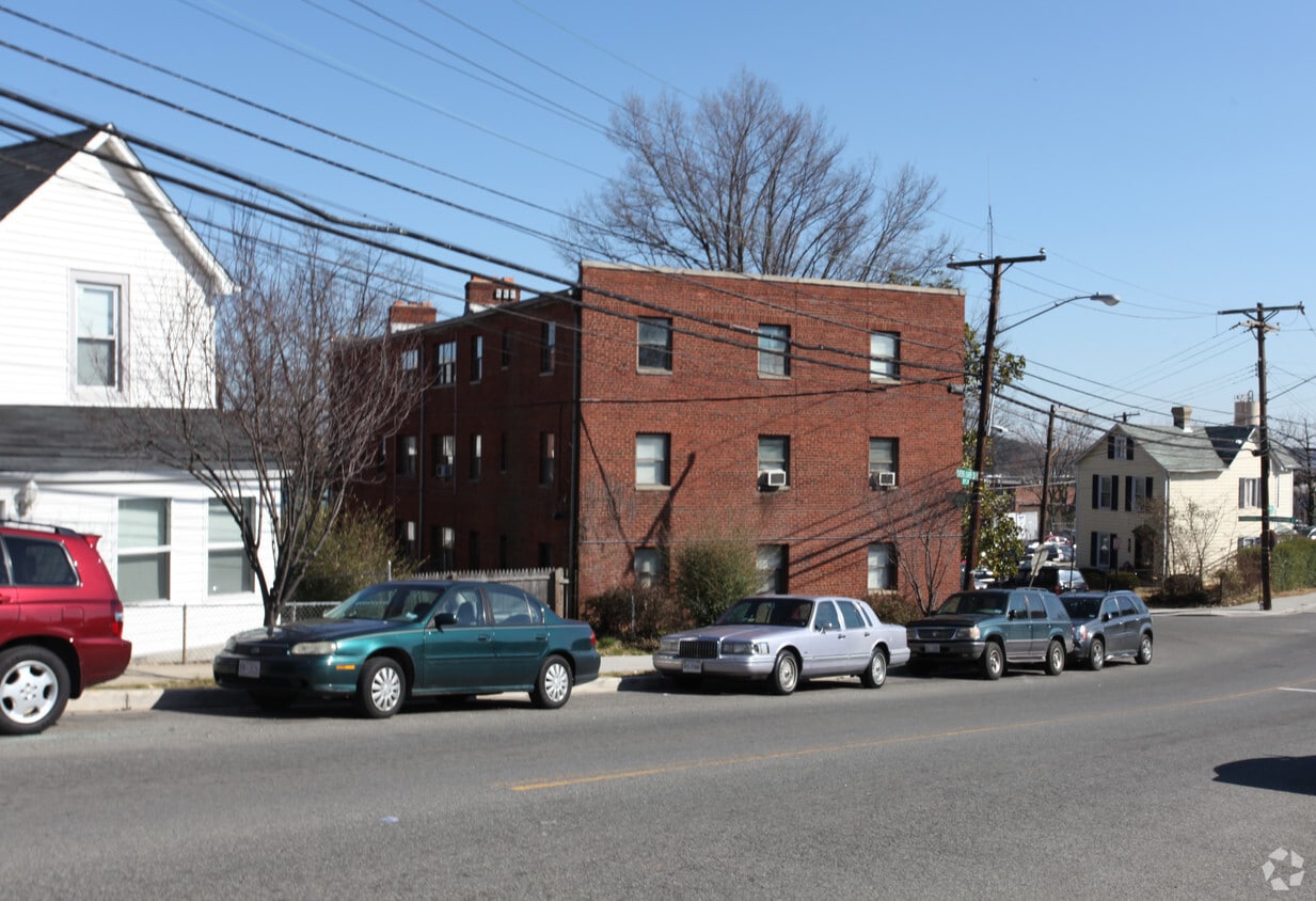 Building Photo - 2100 Channing St NE