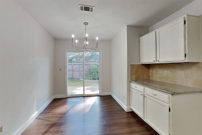 Foto del edificio - 9103 Wallingham Ct