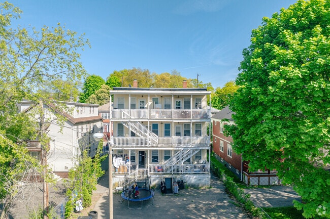 Building Photo - 71 W Selden St