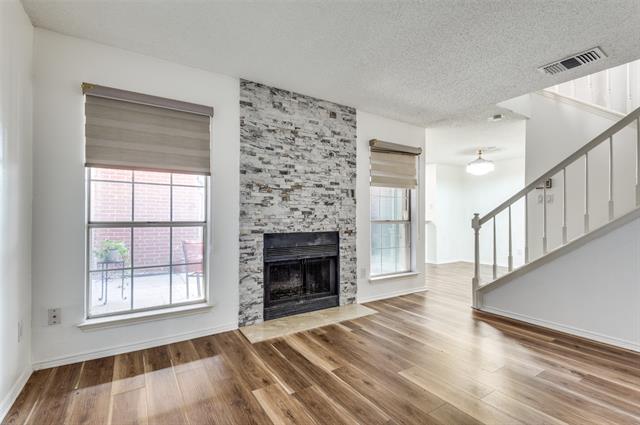 Foto del edificio - 1410 Meadowood Village Dr