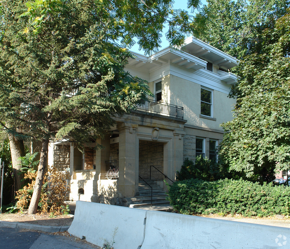 Building Photo - The Eoff House