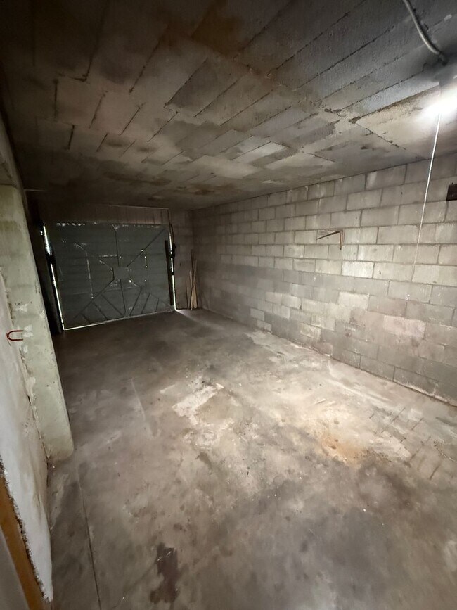 Foto del edificio - 1 bedroom efficiency available 2/1!!