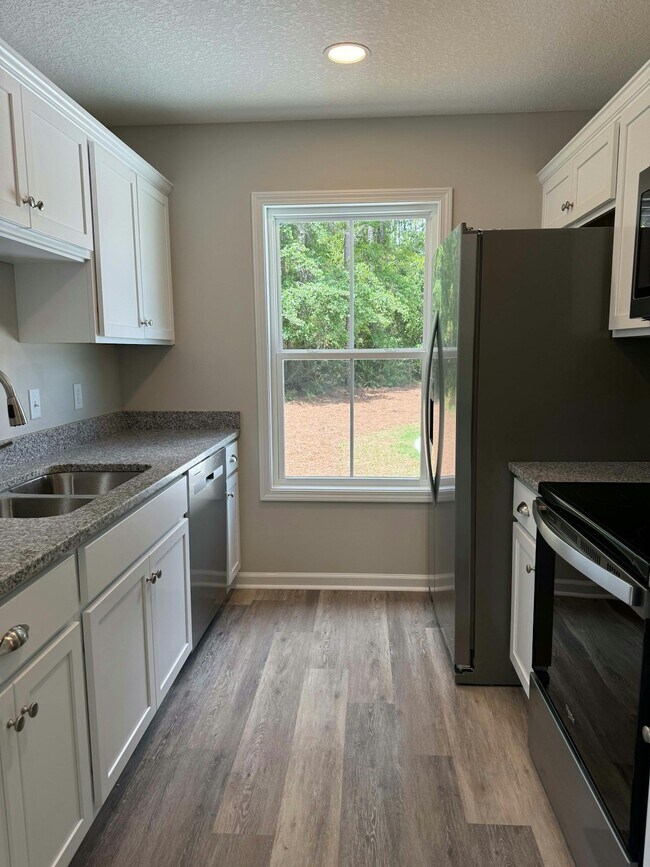 Foto del edificio - 241 Crown Cir