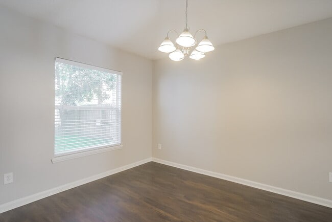 Building Photo - 2398 Creekfront Dr