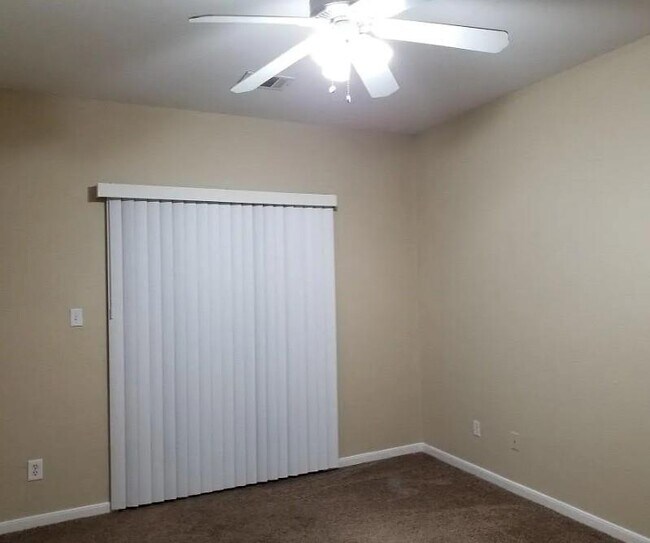 Foto del edificio - 2801 Southampton Way