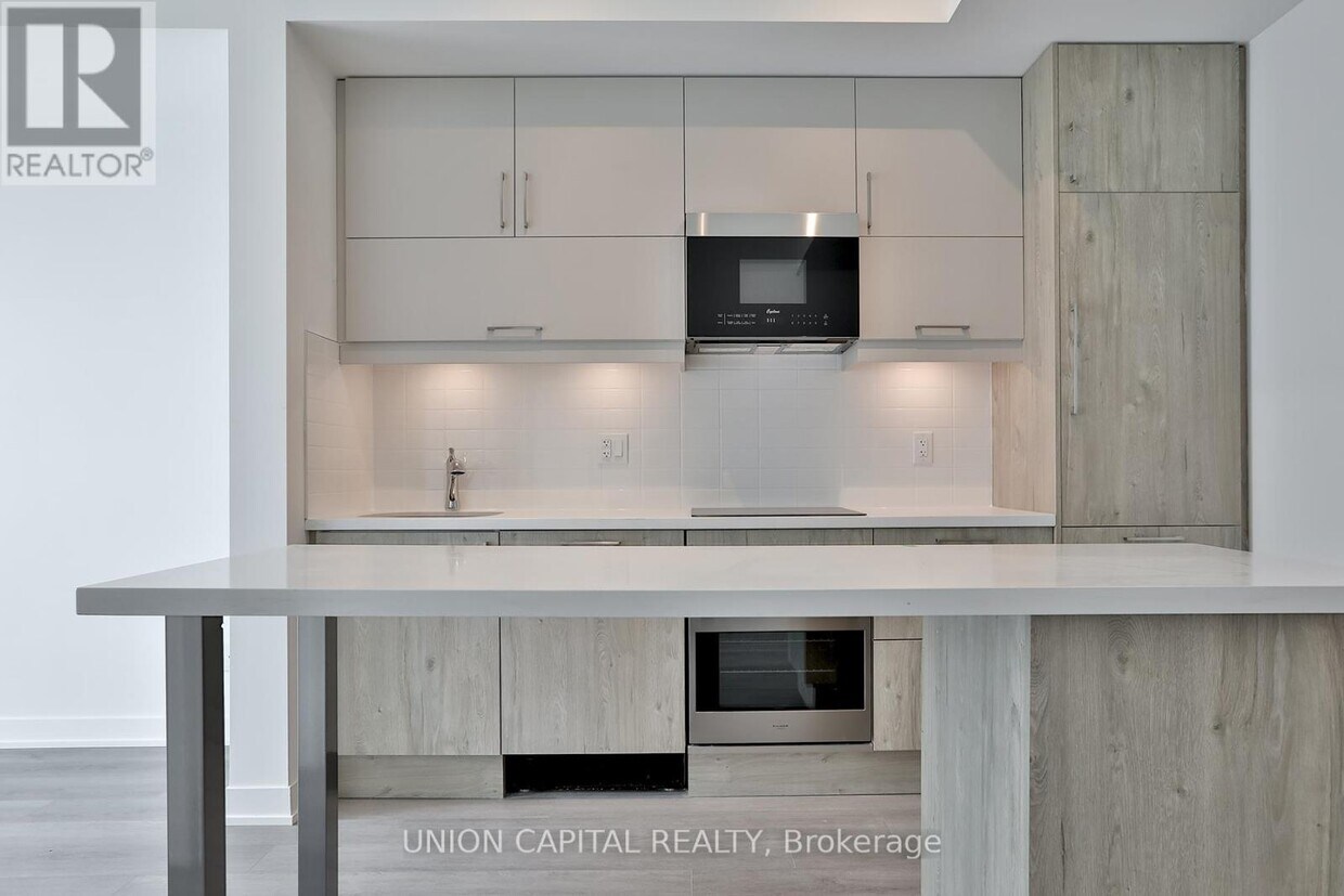 Photo principale - 8119-A8119 Birchmount Rd