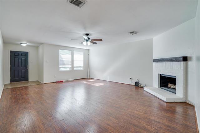 Foto del edificio - 13196 Cleburne Dr