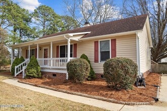 Building Photo - 1303 Cedar Ln
