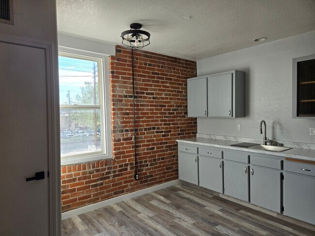 Foto del edificio - 109 N Kimball Ave