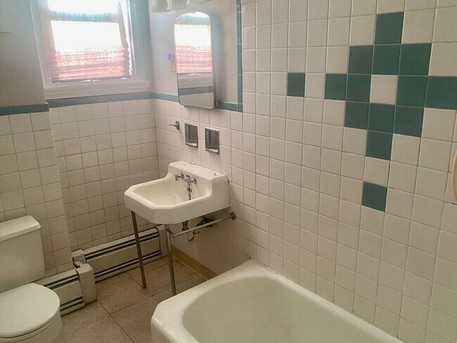Foto del edificio - 756 E 5th St