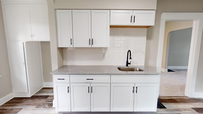 Building Photo - Brooklyn Centre - 3 Bedroom Single Family ...