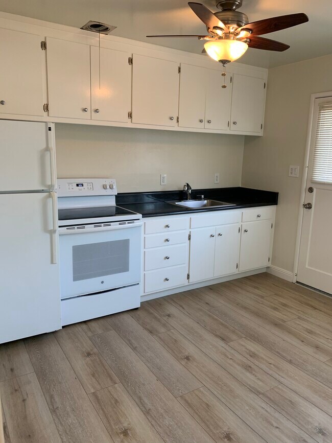 Foto del edificio - 20394 Park Way