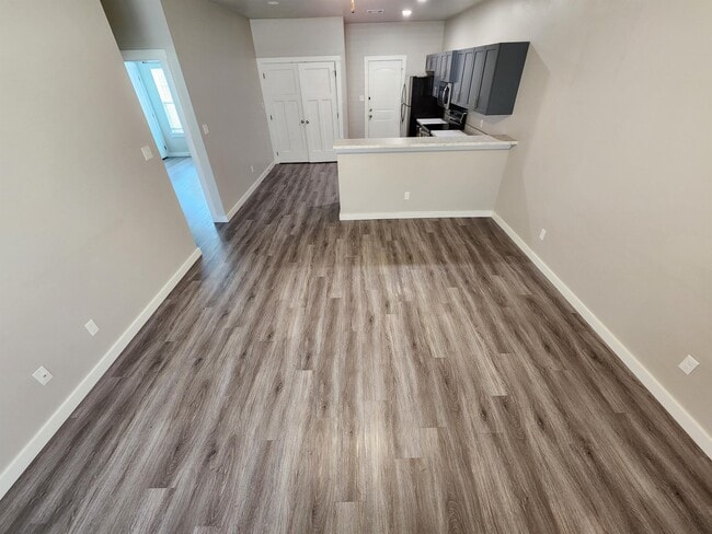 Foto del edificio - 422 E 13th St