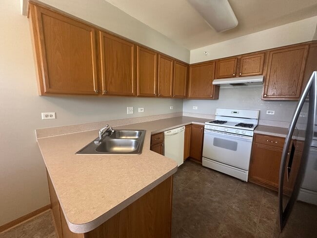 Building Photo - 2503 Dickens Dr