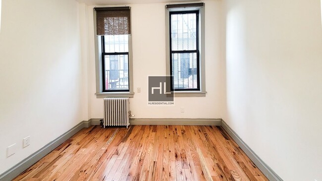 Building Photo - HARMAN STREET / Spacious 1-Bed 1 Bath / Gr...