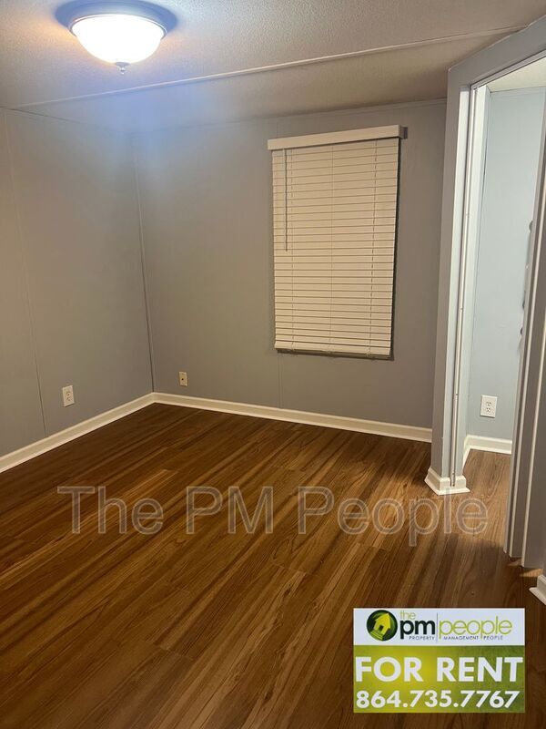 Foto del edificio - 745 State Rd S-39-204