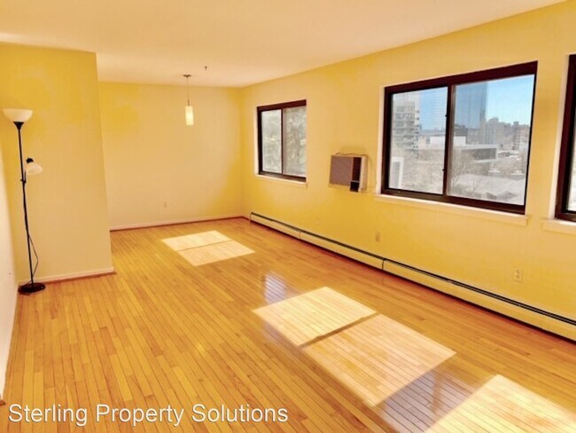 Building Photo - 2 br, 1.5 bath House - 31 Hillside Terrace #D