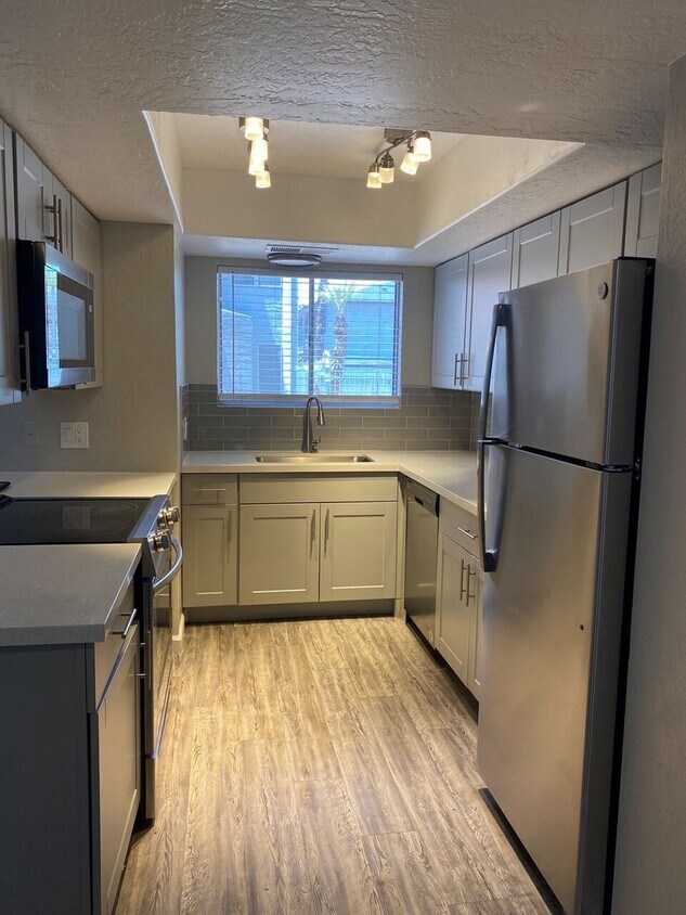 Foto principal - ONE MONTH FREE!! Reduced Deposit on this S...