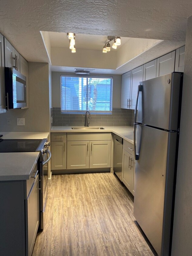 Primary Photo - ONE MONTH FREE!! Reduced Deposit on this S...