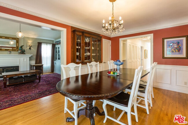 Building Photo - 2044 Manning Ave