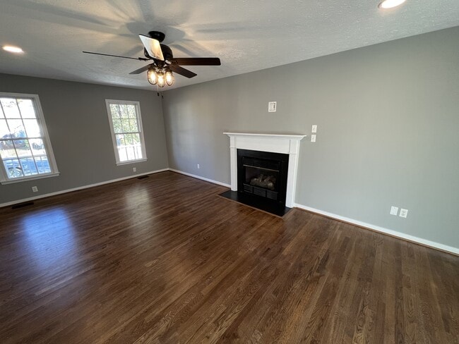 Building Photo - 618 McCauliff Dr