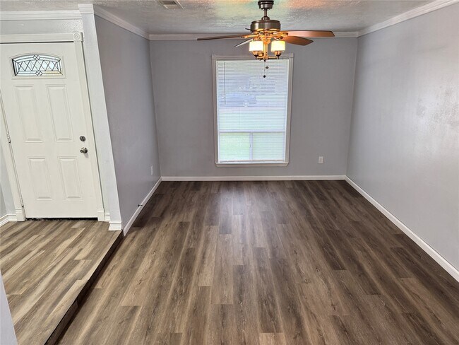 Building Photo - 23115 Ludgate Dr