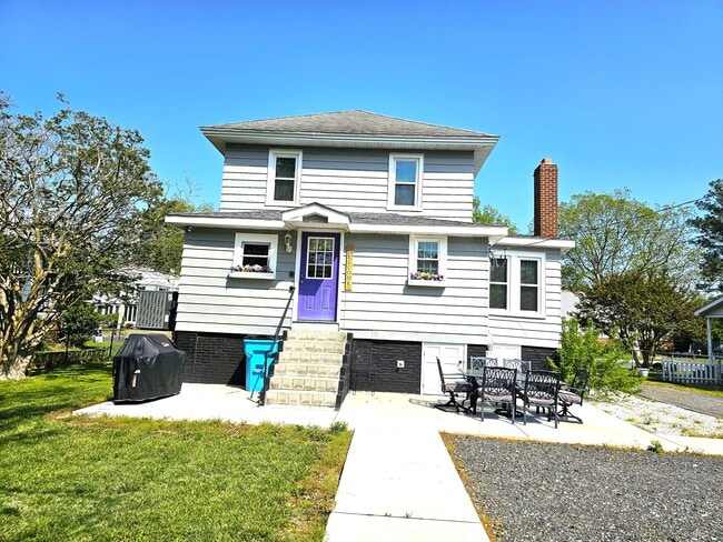 Building Photo - 407 Myrtle St