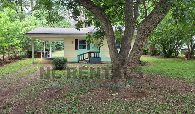 Foto del edificio - 3211 Donnell St