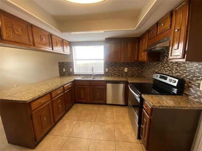 Foto del edificio - 943 Sterling Green Dr S