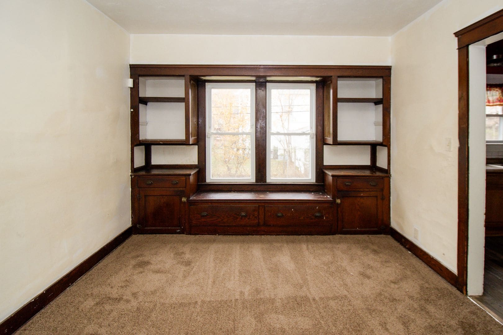 9711 Parmelee Ave Cleveland, OH 44108 – photo 2