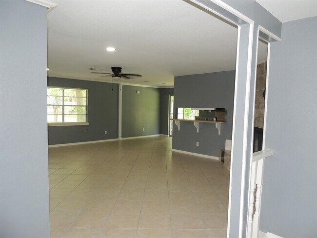 Building Photo - 12507 New Rochelle Ct