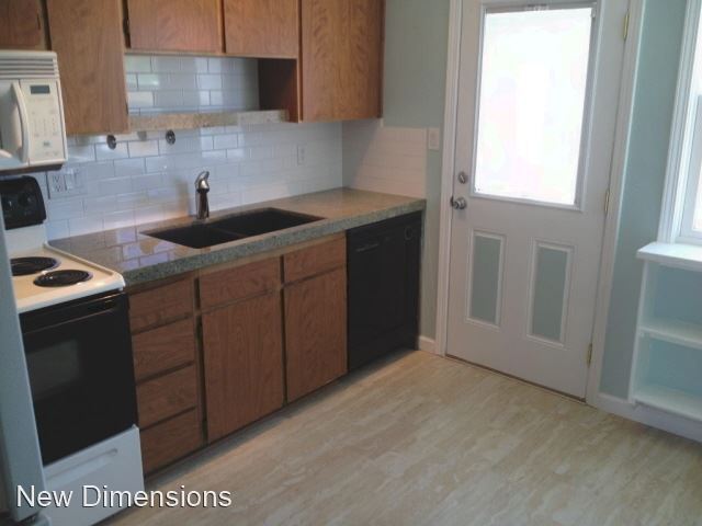 Foto del edificio - 2 br, 2.5 bath House - 1422 E. 9th Street #4