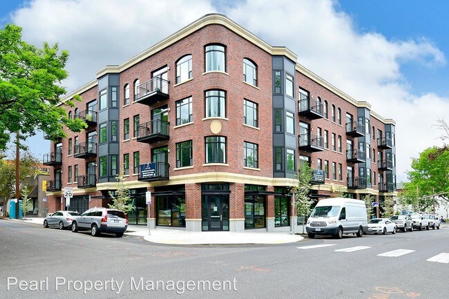 Building Photo - 1 br, 1 bath Apartment - 921 NW 21st Avenue
